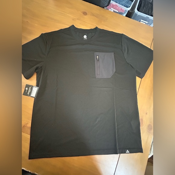 NWT SkiDoo Black Short Sleeve Tee - Picture 1 of 6